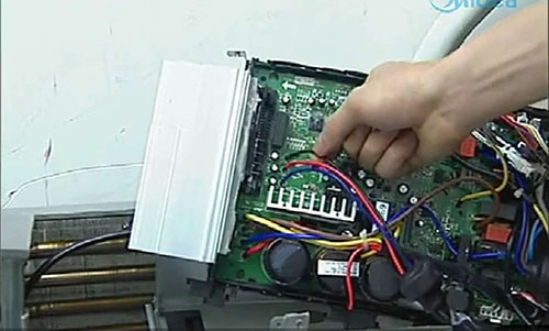 山海关美的空调电话是多少